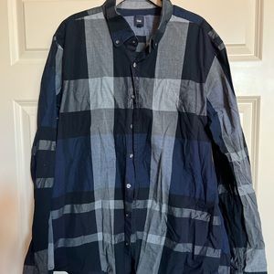 Gap Men’s XL button up shirt.